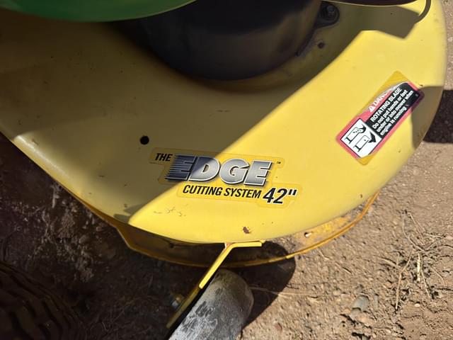 Image of John Deere L111 equipment image 3