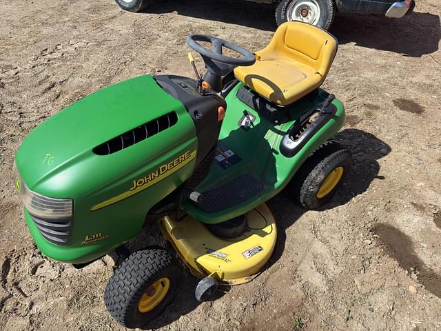 Image of John Deere L111 equipment image 2