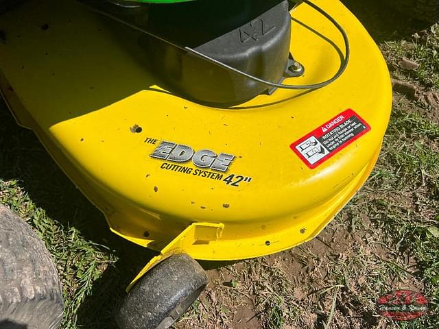 Image of John Deere L111 equipment image 2