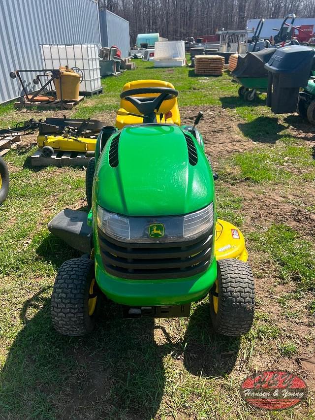 Image of John Deere L111 equipment image 3