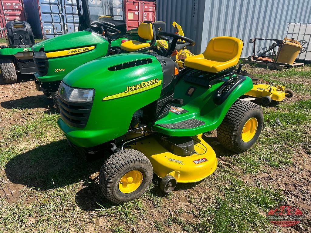 Image of John Deere L111 Primary image