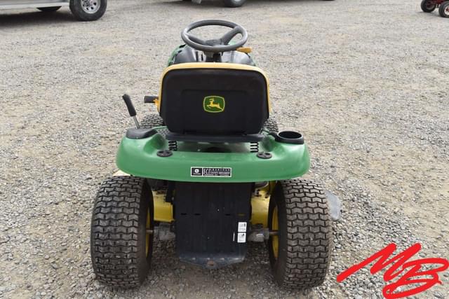 Image of John Deere L111 equipment image 3