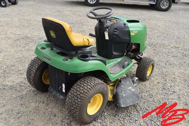 Image of John Deere L111 equipment image 4