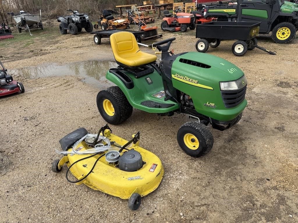 John Deere L118 Equipment Image0