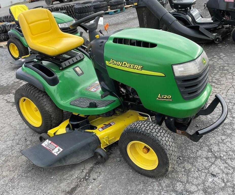 Main image John Deere L120