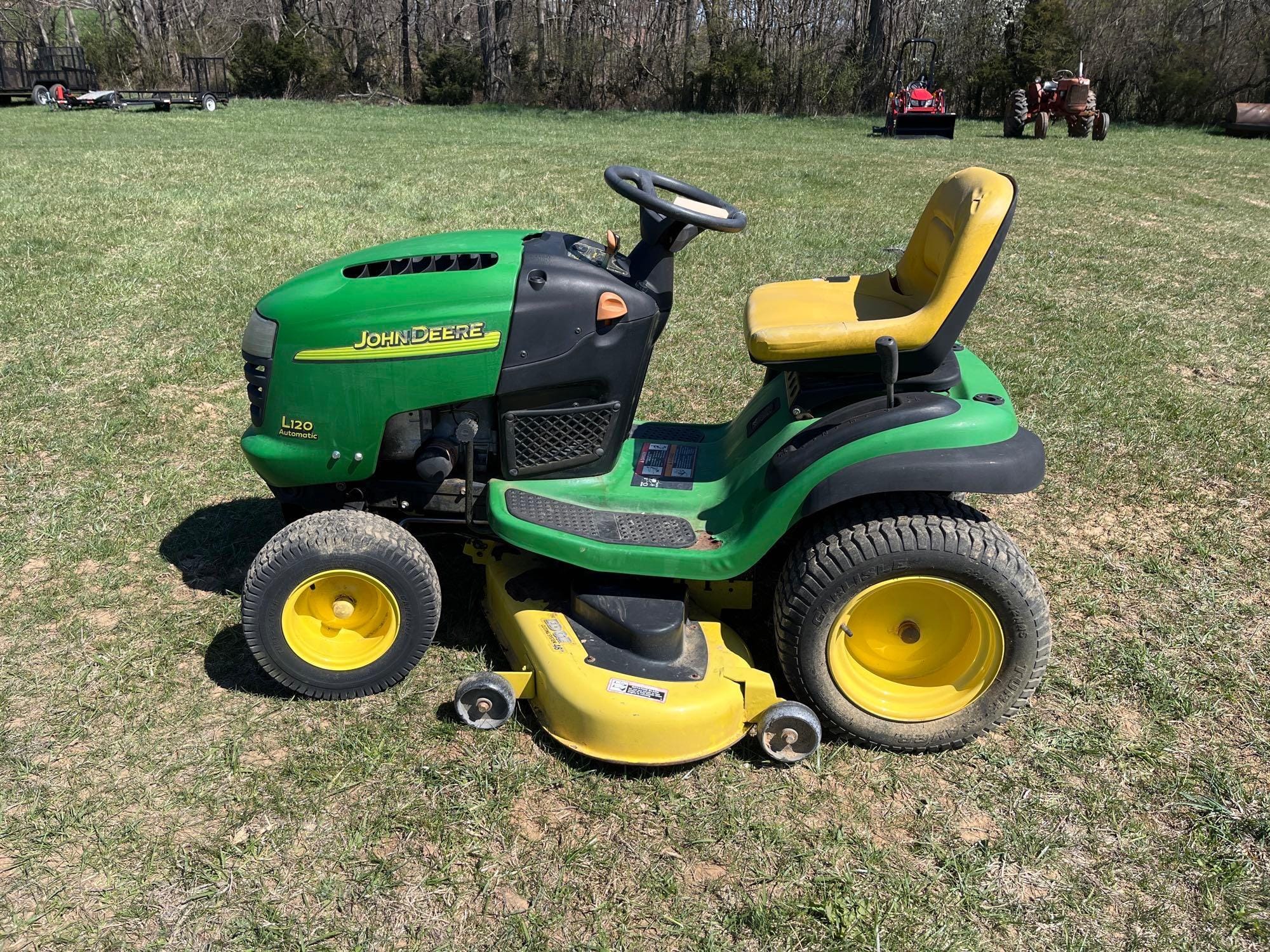 Main image John Deere L120
