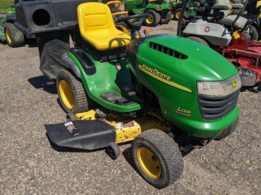 Main image John Deere L120
