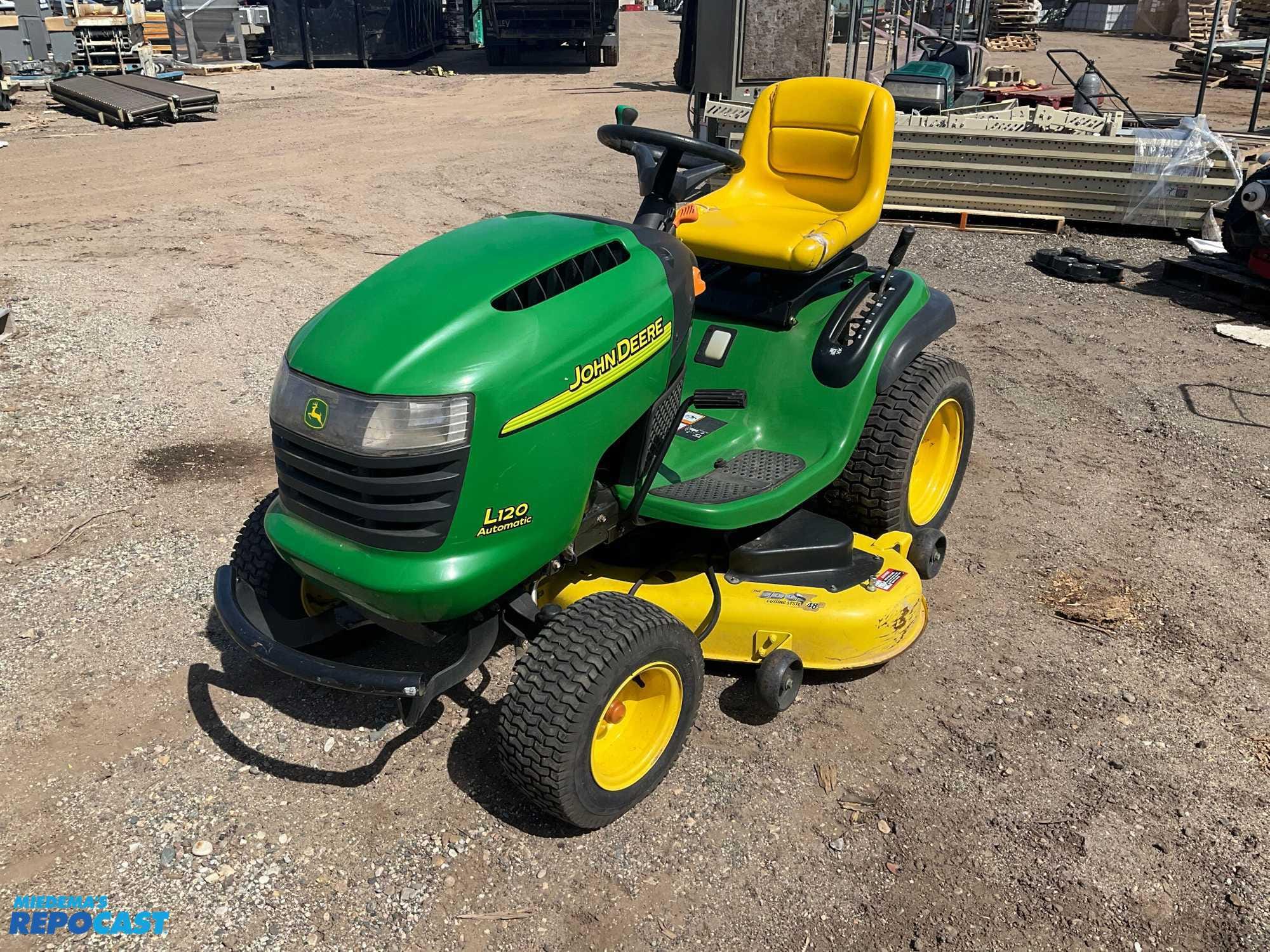 Main image John Deere L120