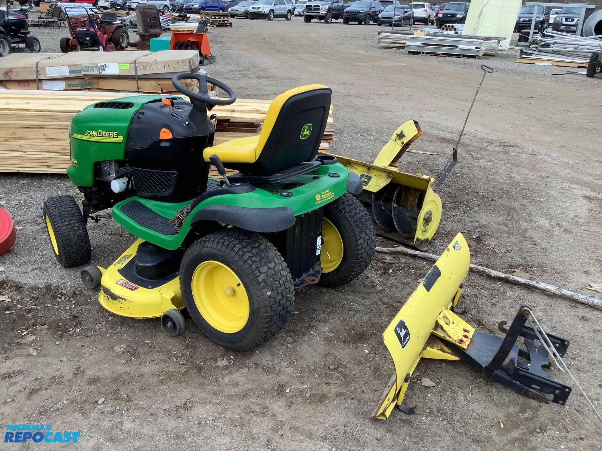 Main image John Deere L120