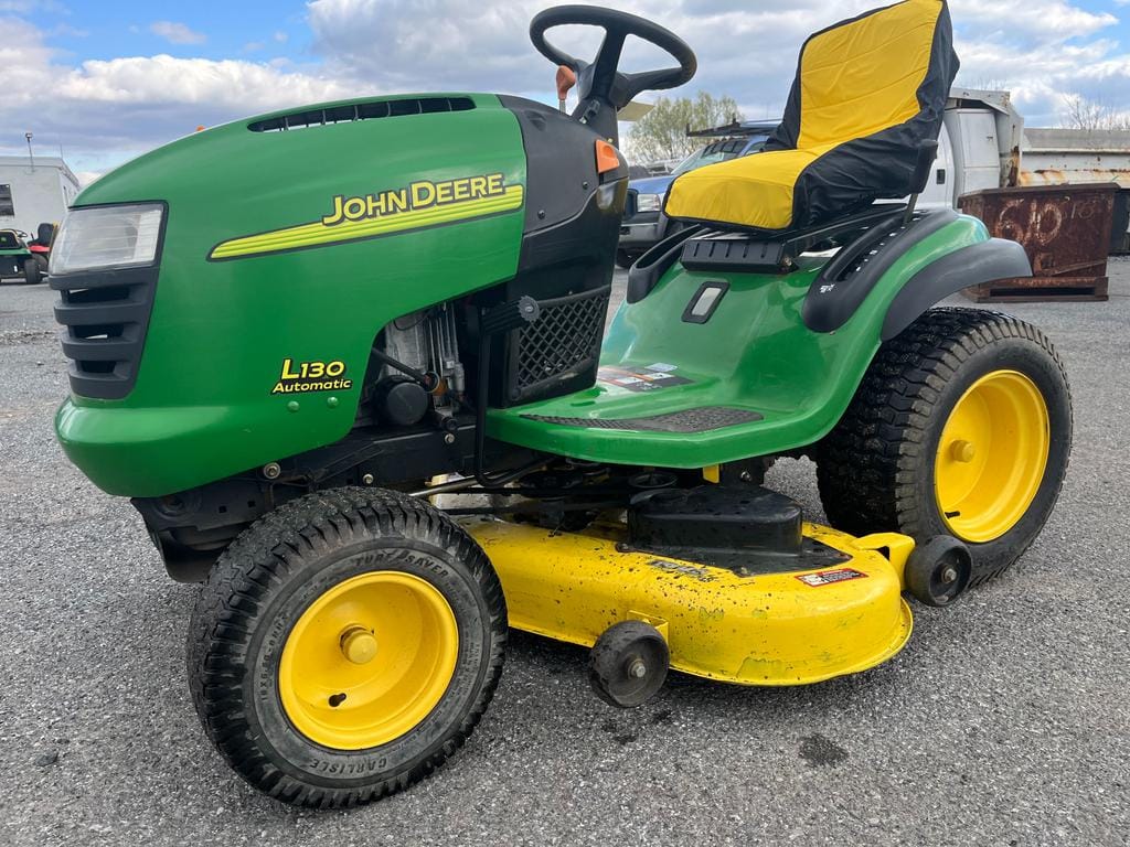 Main image John Deere L130