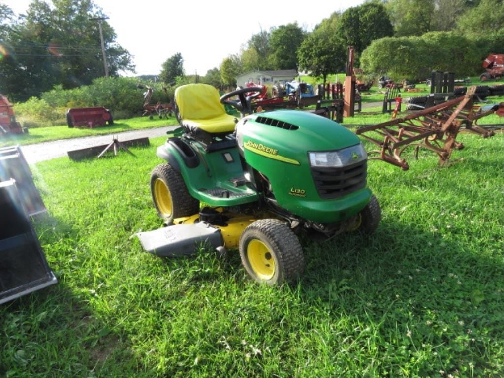 Main image John Deere L130