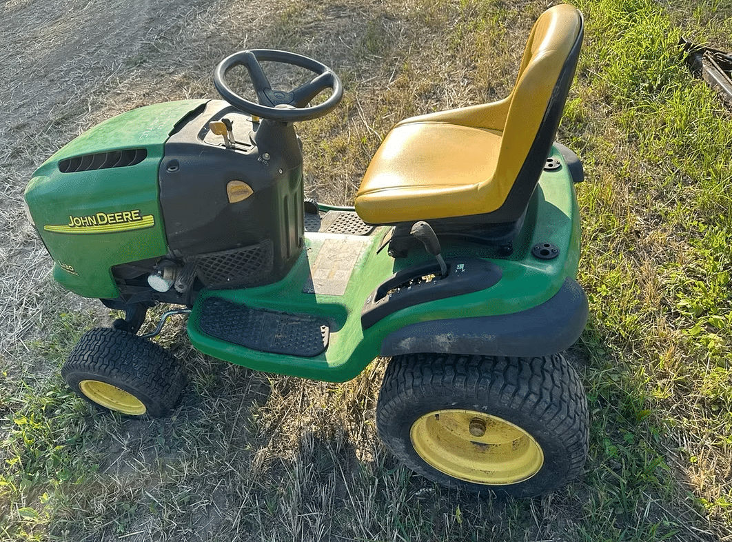 Image of John Deere L130 Image 0