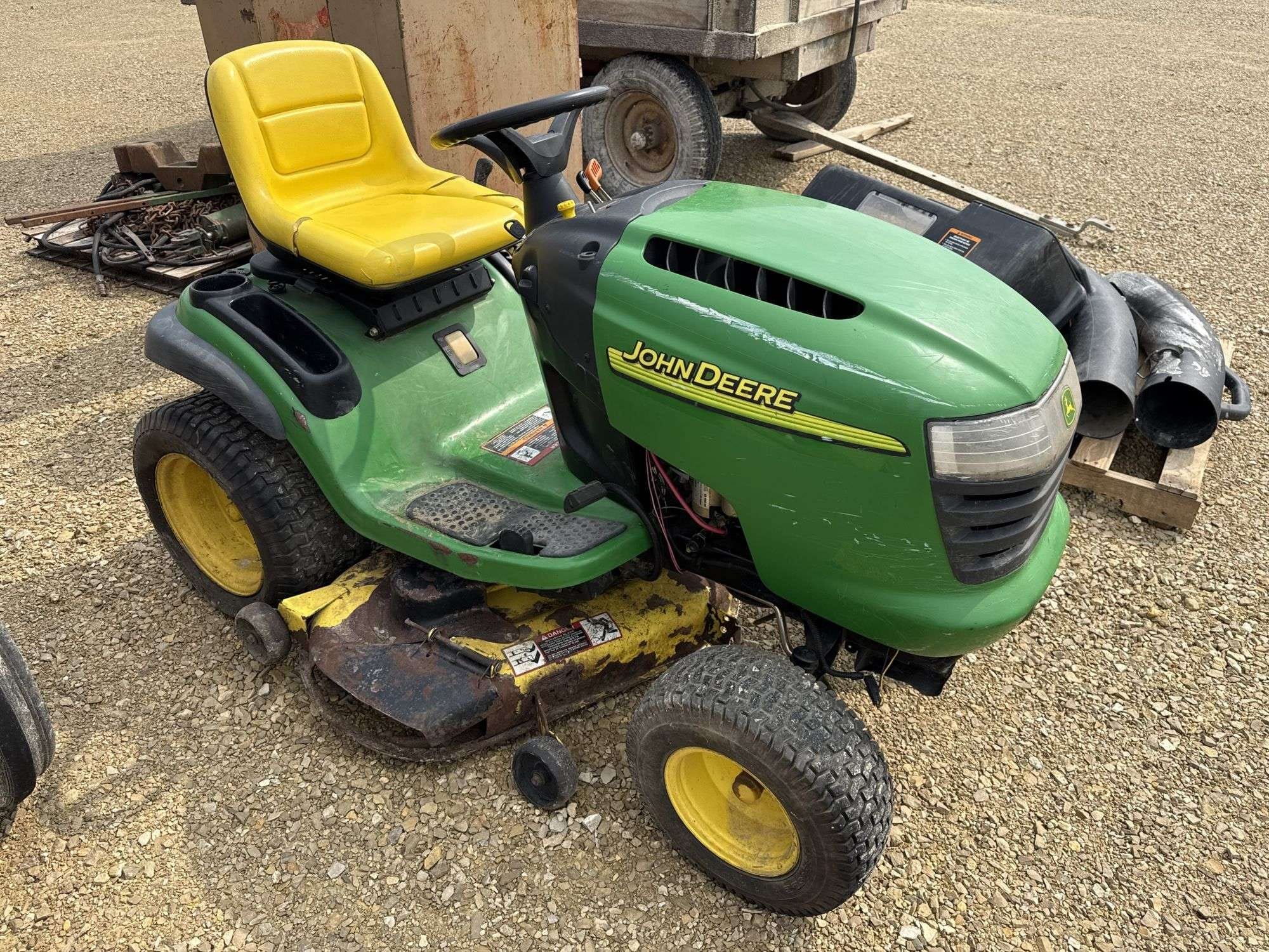 John Deere L130 Equipment Image0