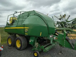 John Deere L330 Image