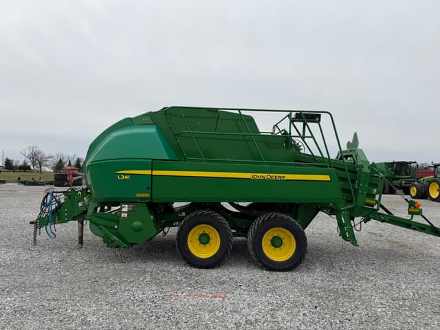 Image of John Deere L341 equipment image 4
