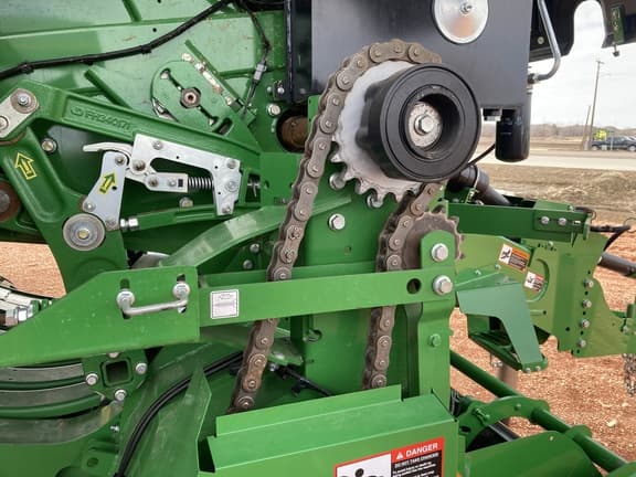 Image of John Deere L341R High-Density equipment image 2