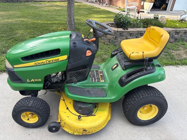 Image of John Deere LA105 equipment image 3