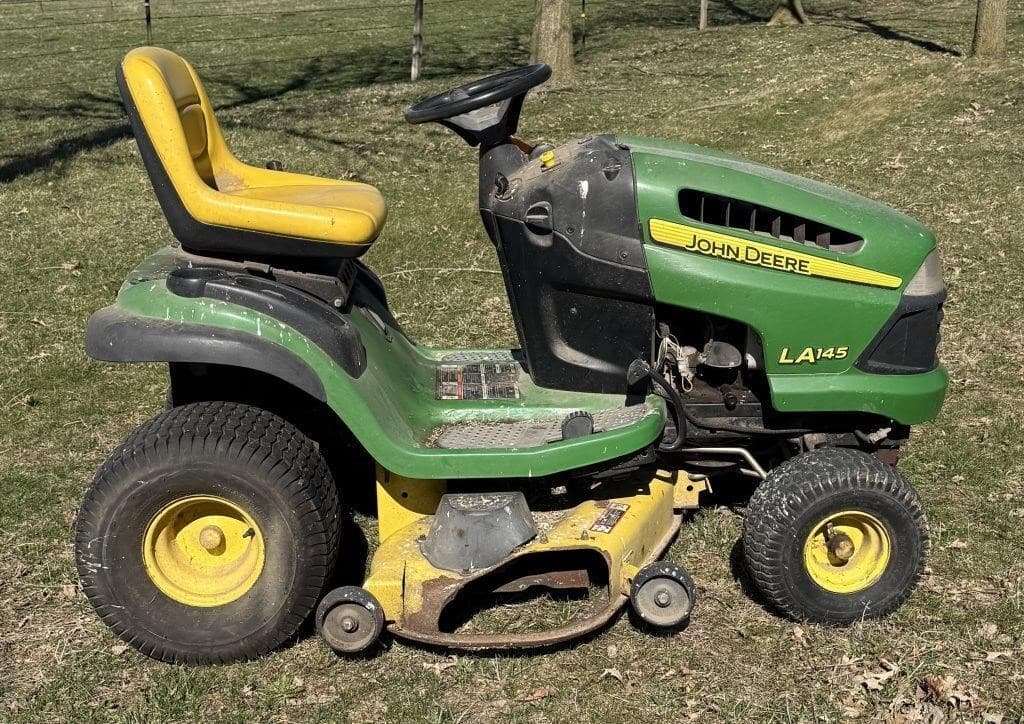 Image of John Deere LA145 Primary image
