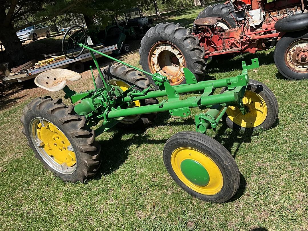 Image of John Deere LA Primary image