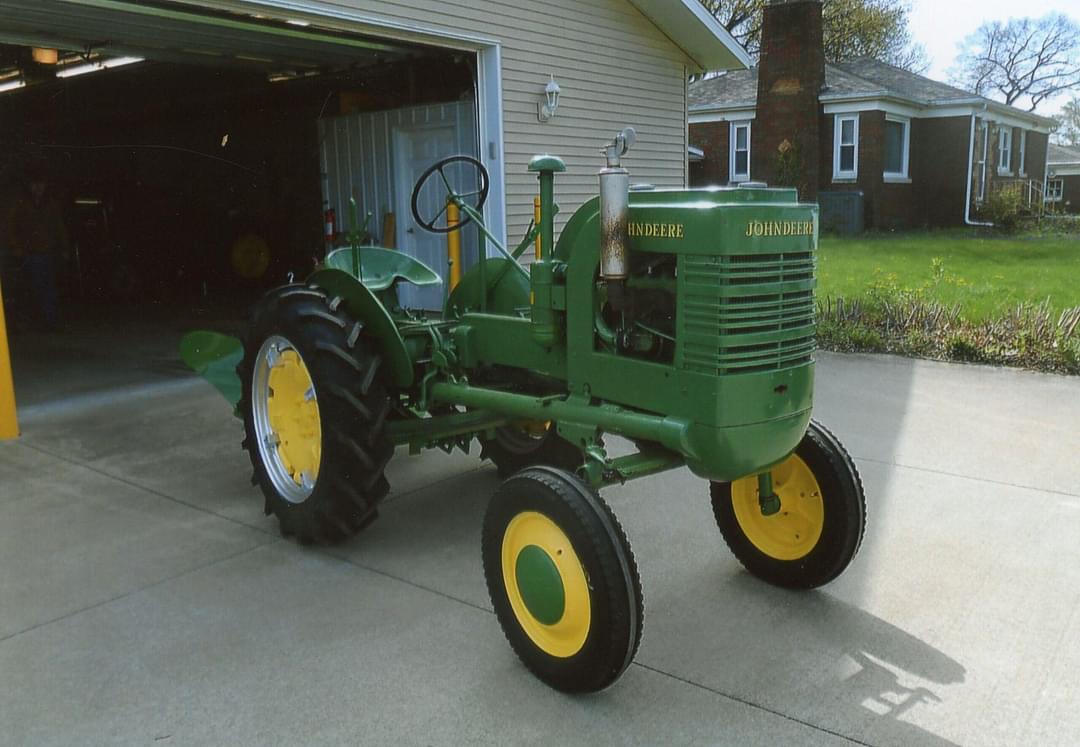 Image of John Deere LA Primary image