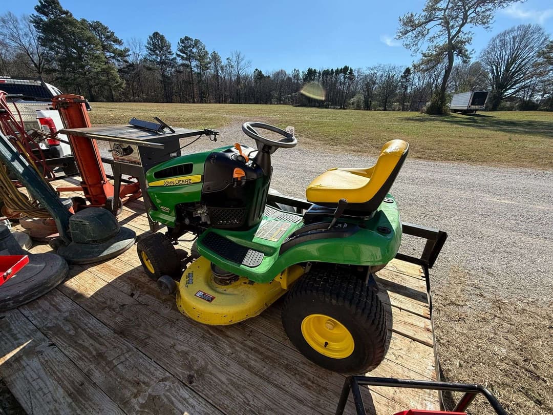 Image of John Deere LA100 Image 1