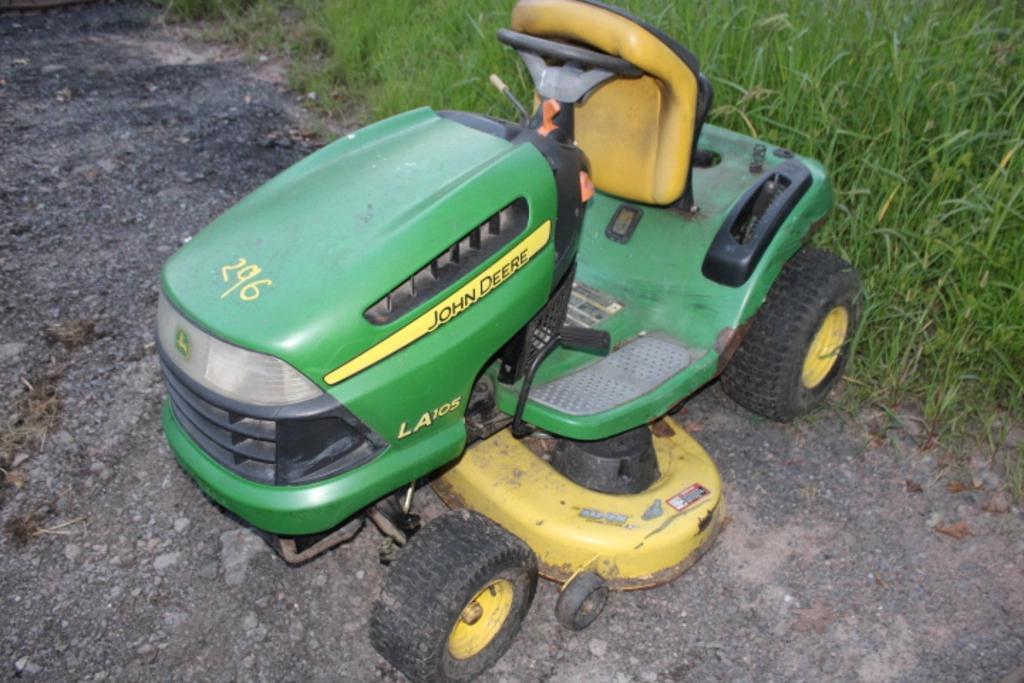 Image of John Deere LA105 Image 1