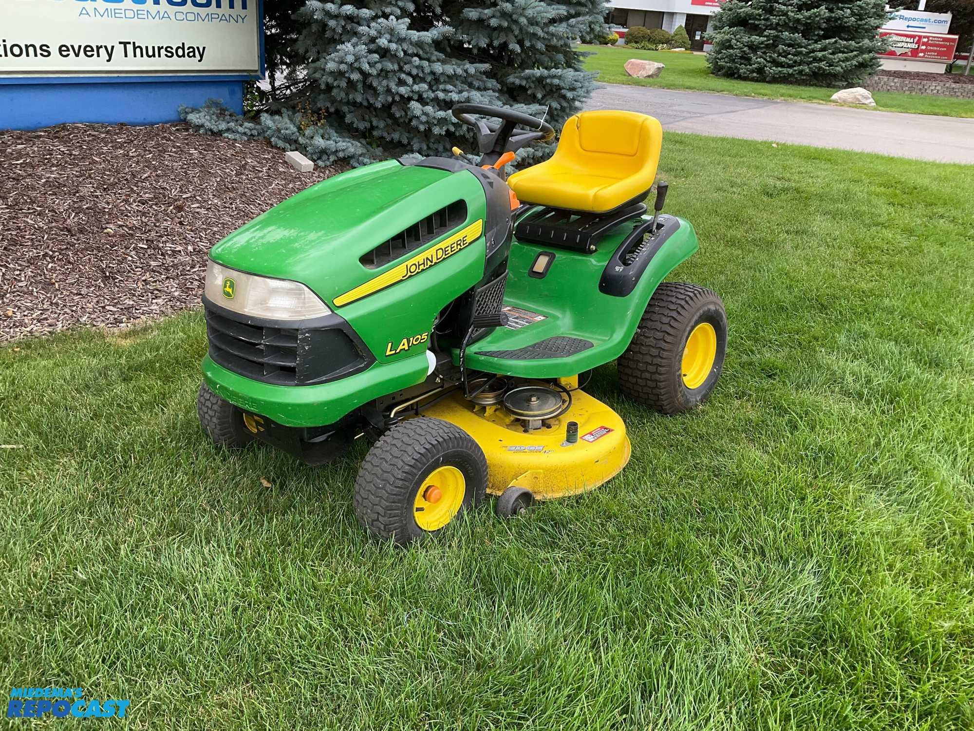 Main image John Deere LA105