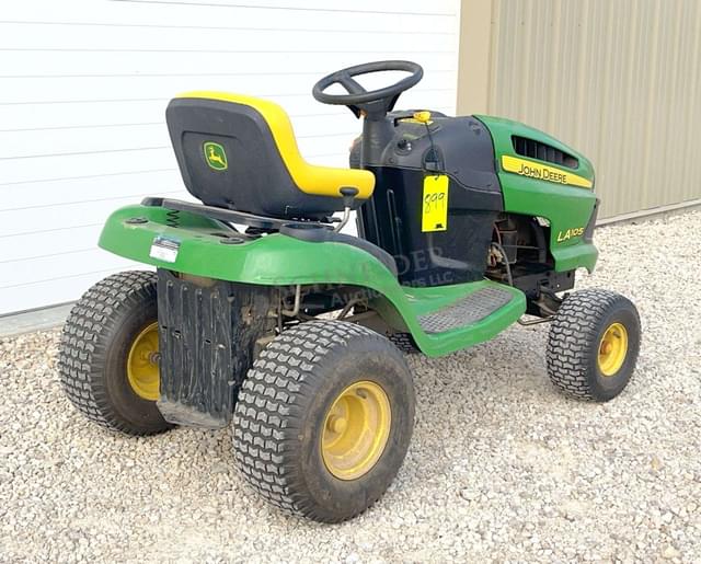 Image of John Deere LA105 equipment image 4
