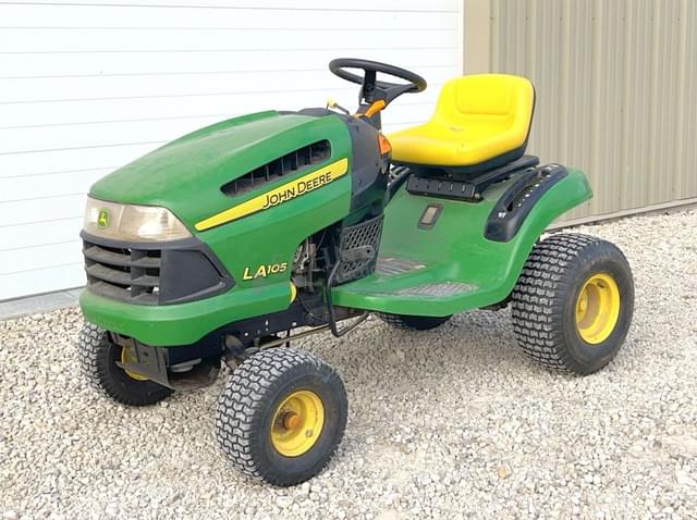 Image of John Deere LA105 equipment image 1