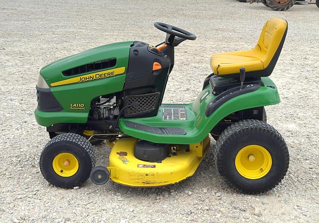 Image of John Deere LA110 equipment image 3