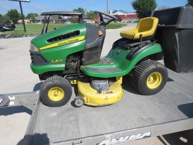 Image of John Deere LA115 equipment image 3