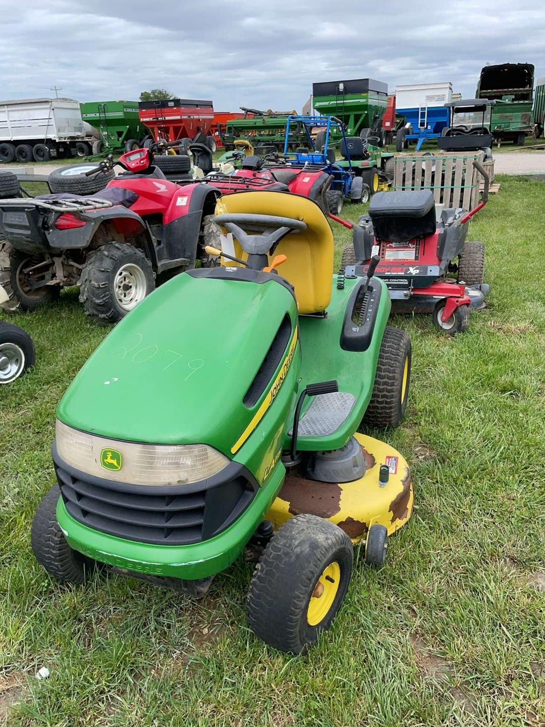 Image of John Deere LA115 Image 1