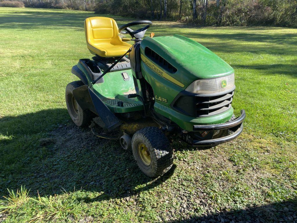 Image of John Deere LA135 Primary image