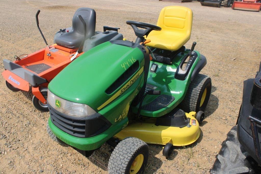 John Deere LA145 Equipment Image0