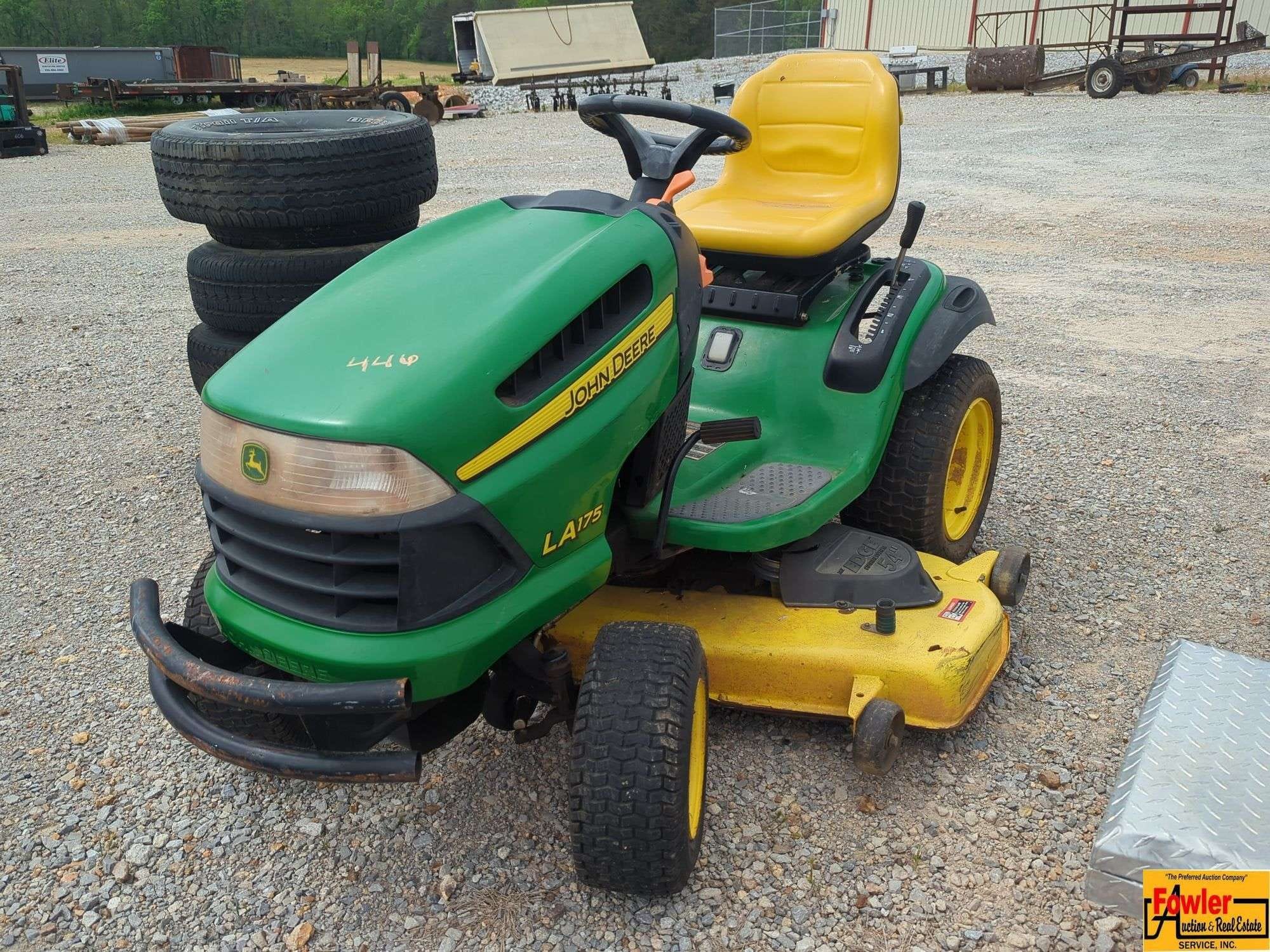 John Deere LA175 Equipment Image0
