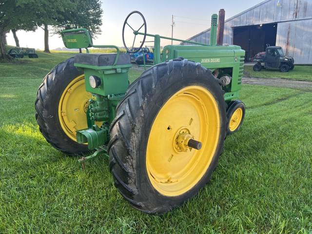 Image of John Deere A equipment image 4