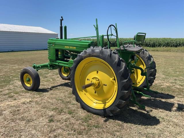 Image of John Deere B equipment image 2