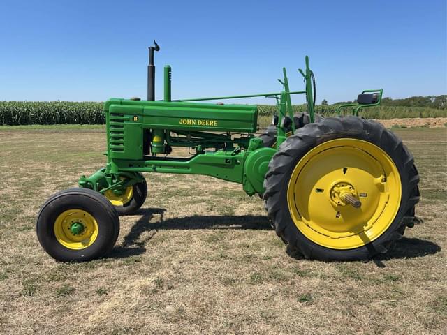 Image of John Deere B equipment image 1