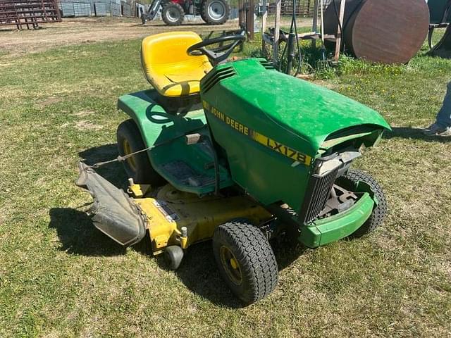 Image of John Deere LX178 equipment image 2