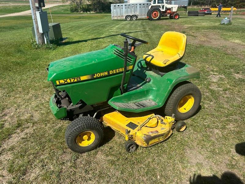 Image of John Deere LX178 Primary image