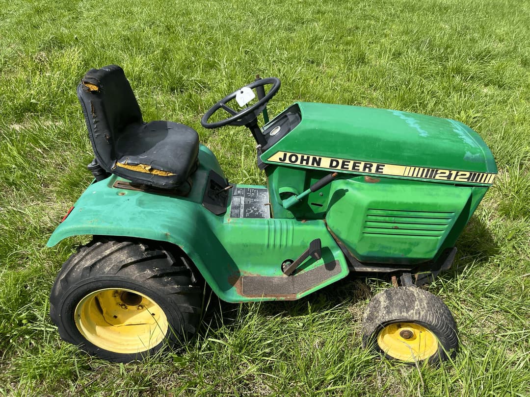 Image of John Deere 212 Image 1