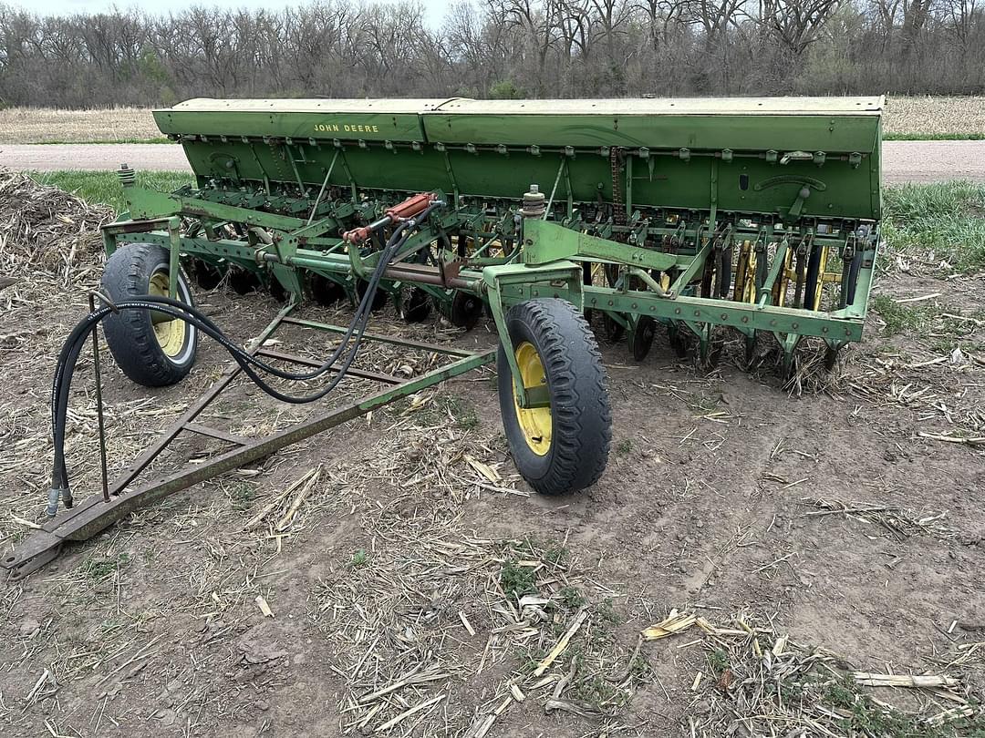 Image of John Deere LL247A Primary image