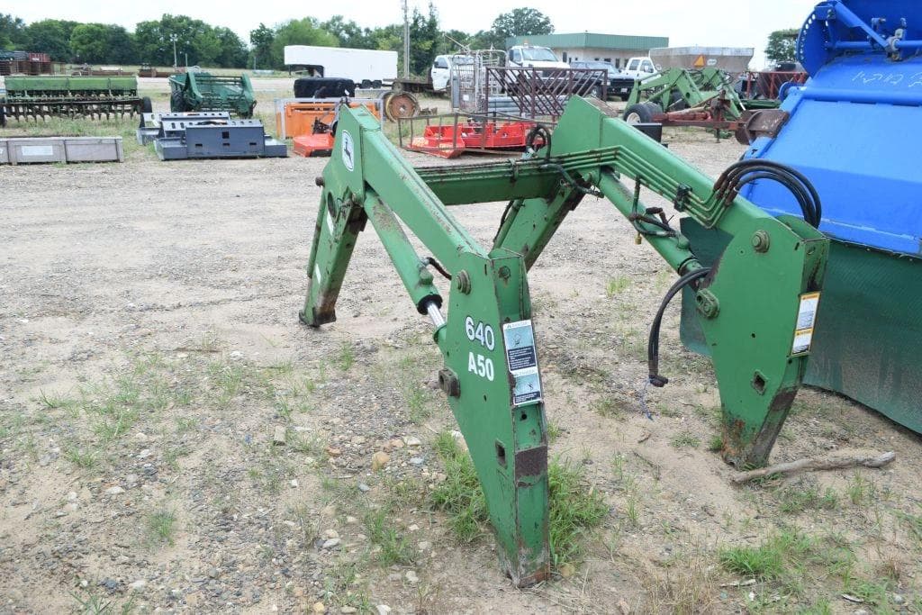 Image of John Deere 640 Image 1