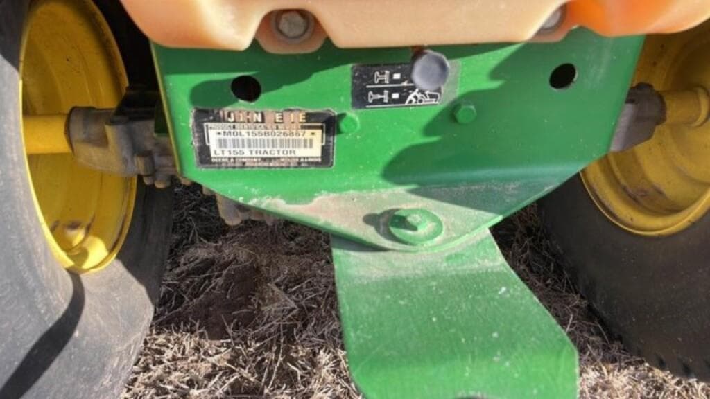 Tractor Zoom John Deere LT155