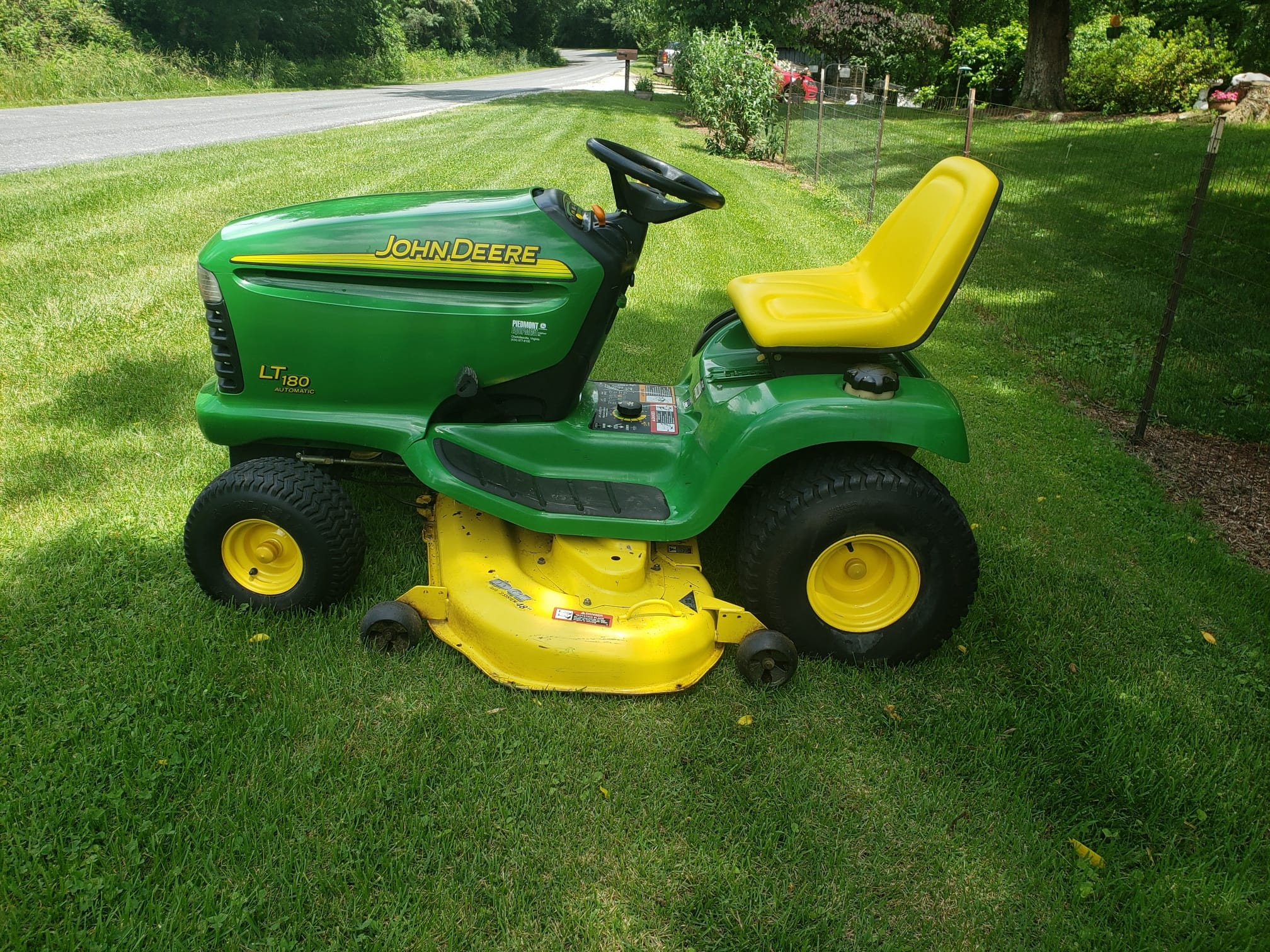 Main image John Deere LT180