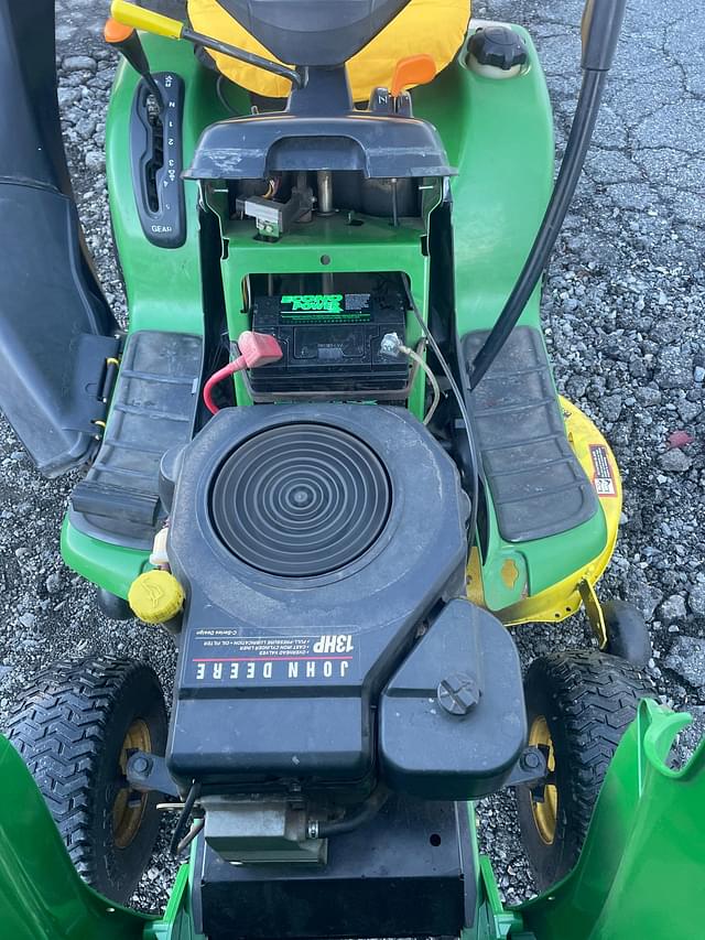 Image of John Deere LT133 equipment image 4