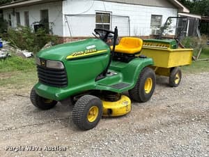 John Deere LT133 Image