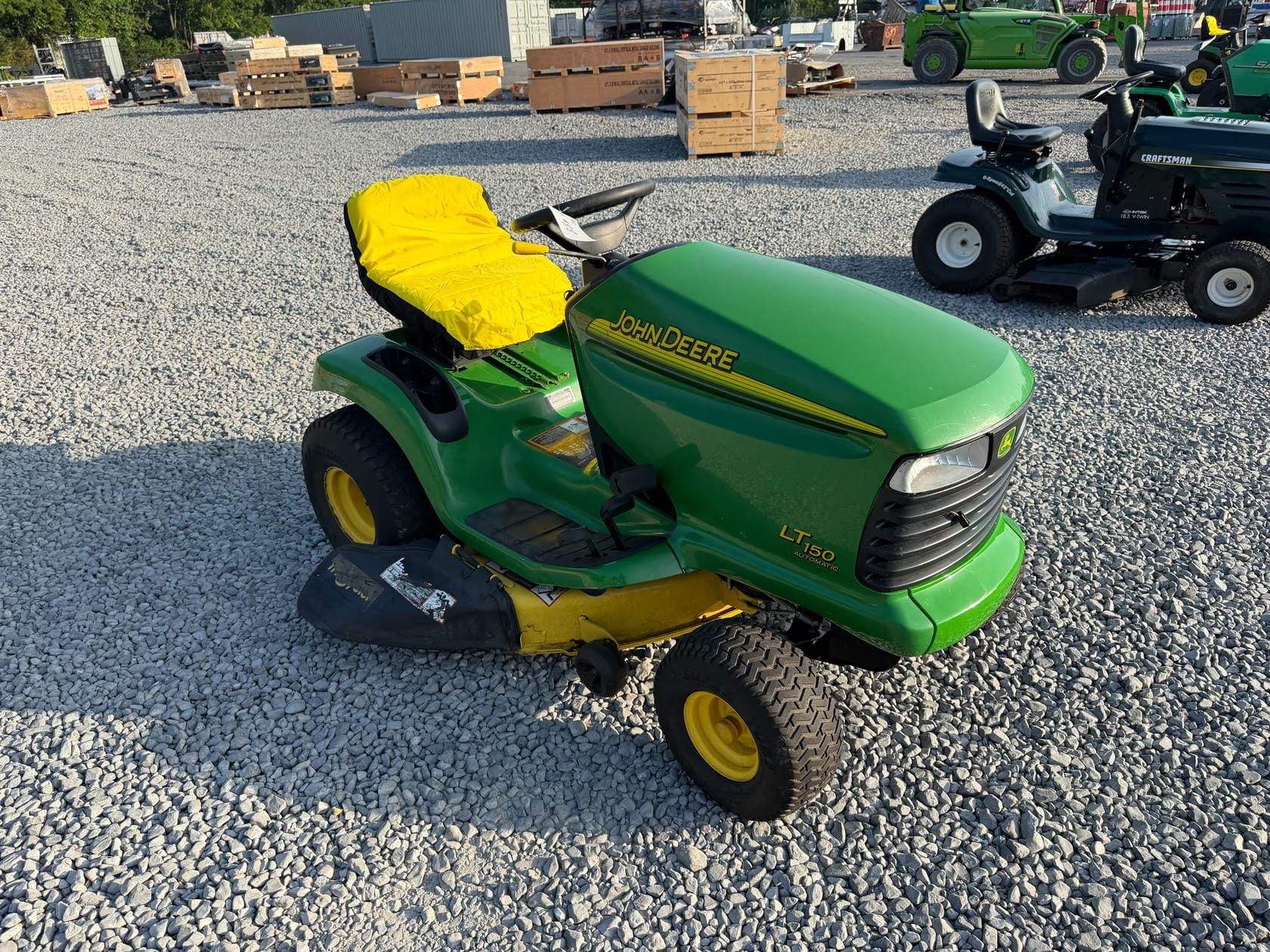 John Deere LT150 Equipment Image0