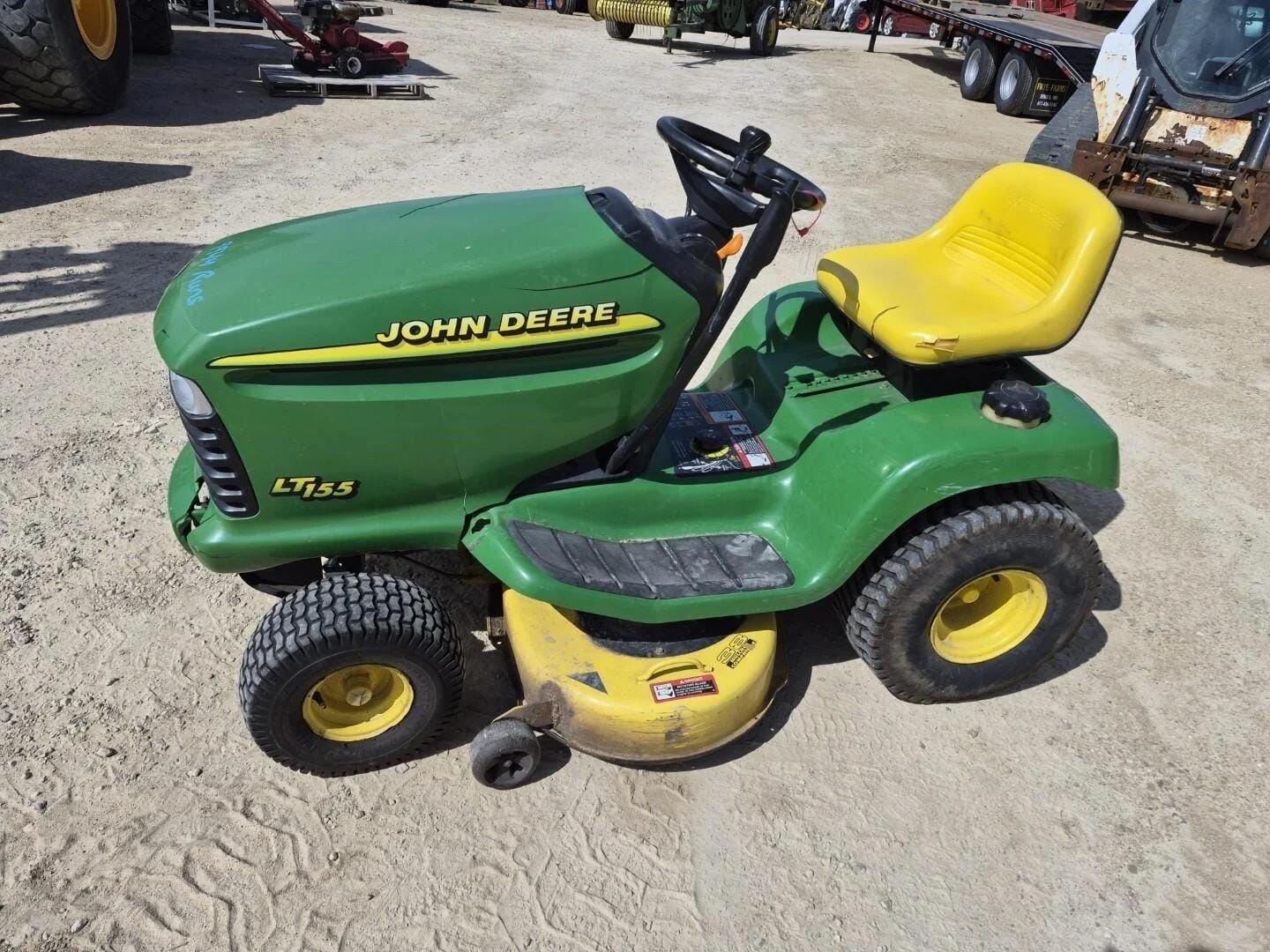 John Deere LT155 Equipment Image0