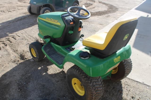 Image of John Deere LT160 equipment image 2